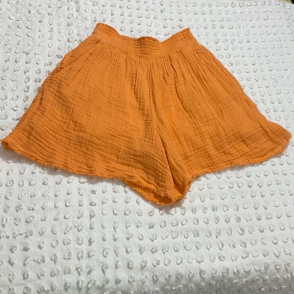 Michael Stars Sia Short in Marmalade Orange Smocked Double Gauze Crinkle Small - Picture 8 of 9
